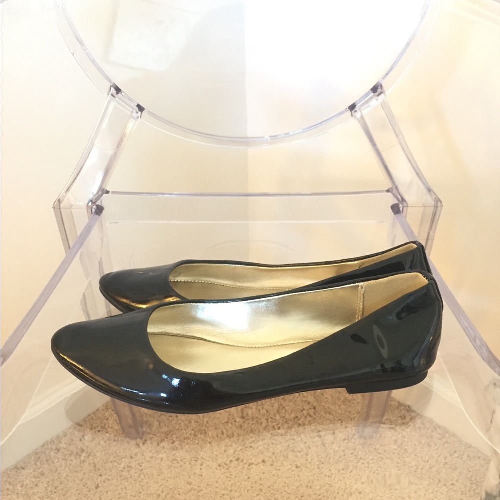 Steve Madden Black Ballet Flats